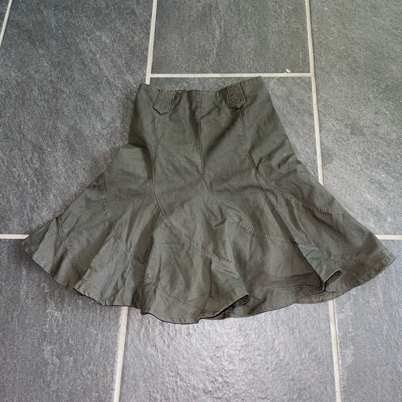 Girls Ruffle Skirt Size 4 - Picture 4 of 6